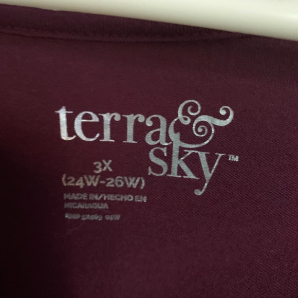 Terra snd sky long sleeve stretch workout/casual top. Nit brand new but never wo - Picture 2 of 2